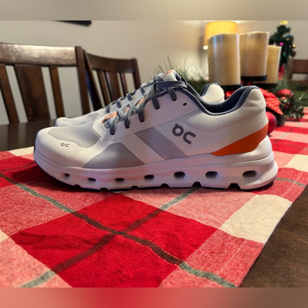 OC CLOUD X 4  RUNNER SNEAKERS